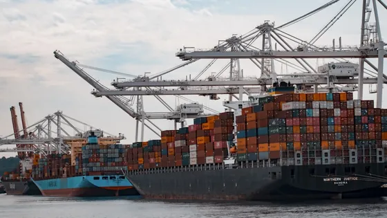 Container di depo, perbandingan opsi sewa dan beli